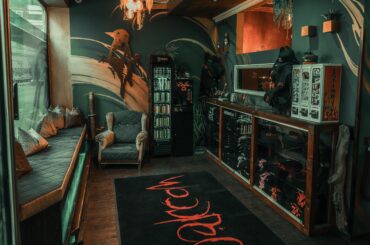 Das Woodpecker INKsbruck Tattoo Studio in Innsbruck, Tirol, Österreich [3891 x 6397]