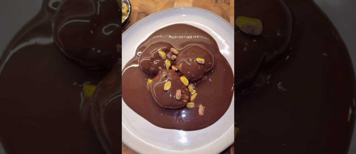Watch This Profiterole Crack Open 🍫✨ Watch This Profiterole Crack Open 🍫✨