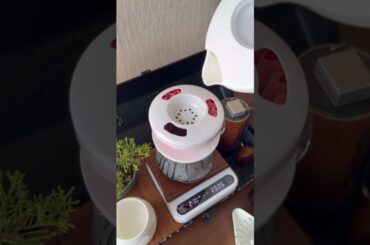 Brewing Coffee with LilyDrIP LILY Dripper #coffee #pourover
