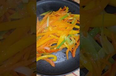 Delicious Homemade Singapore curry noodle #singaporenoodles, #cooking, #foodtutorial, #gourmet,