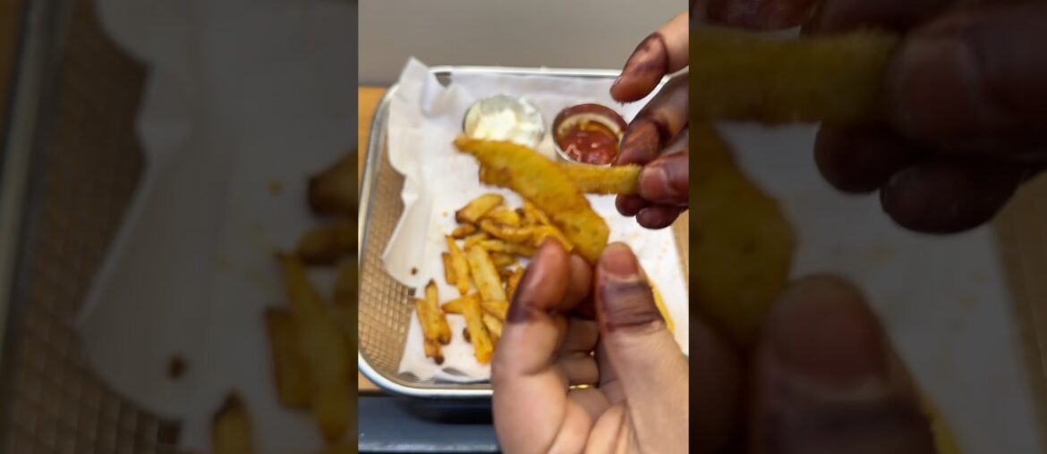 🤤 Crispy French Fries at Home | Easy Potato Fries Recipe #Shorts 🤤 Crispy French Fries at Home | Easy Potato Fries Recipe #Shorts