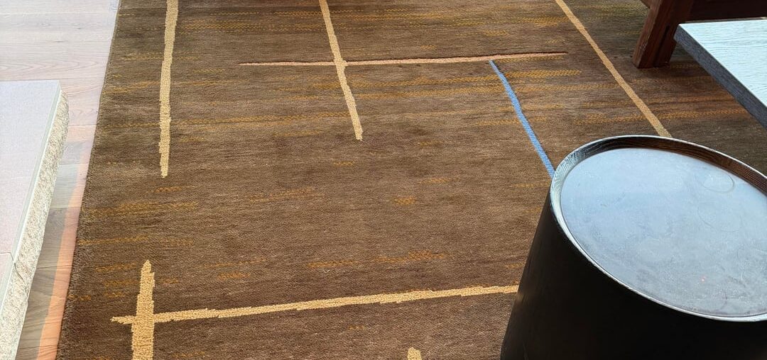 Need help identifying this rug. Found in a hotel in Montana. It’s the perfect rug for our home.