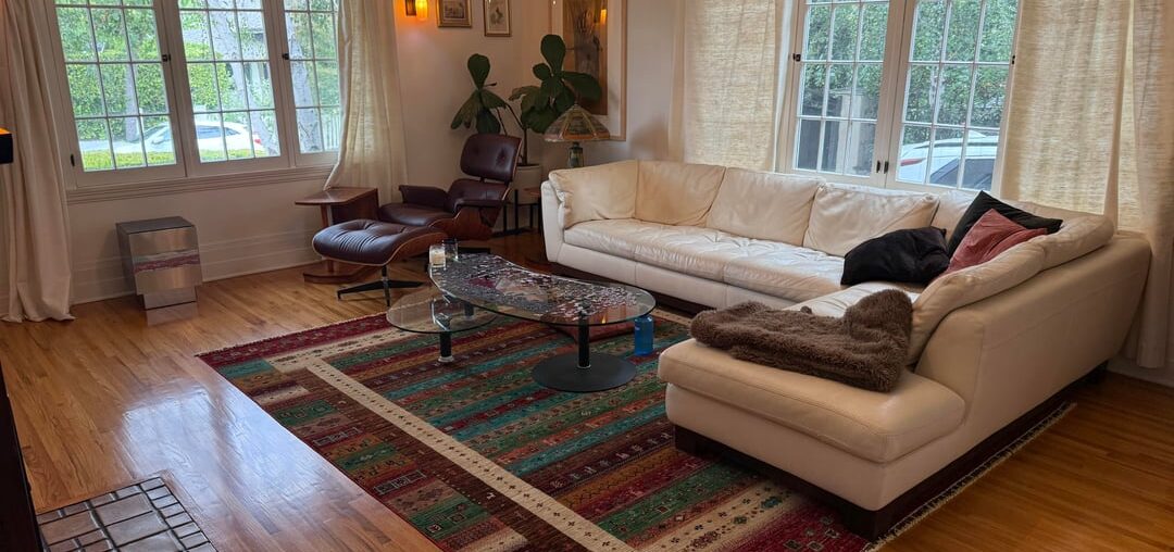 I want new curtains please help! I want new curtains please help!