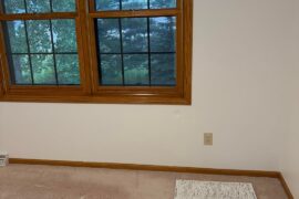 Trying to decorate a cute woodsy cottage home…will this carpet help or hinder?