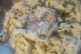 Tagliatelle fraîches avec saumon + crème au chou-fleur