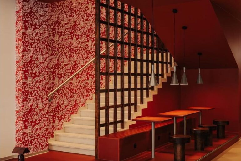 Restaurant in Łódź, Poland. [1000x1335]