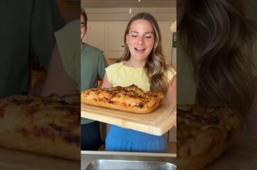 If you like onions, this one is for you !! 🤞🏻🤞🏻 Here is my French Onion Focaccia for Focaccia Friday