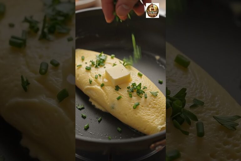 🍳 Authentic French Omelette – Soft, Creamy & Delicious! 🇫🇷 #food