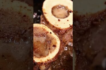 Bone marrow and bacon the off-grid way #survival #breakfast
