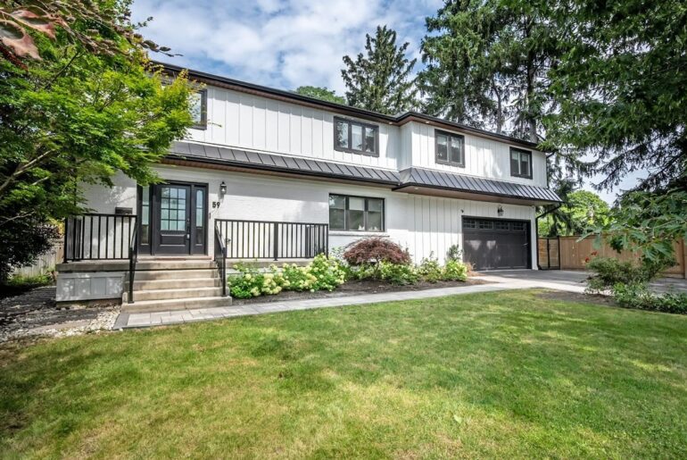 59 Fairwood Pl E, Burlington