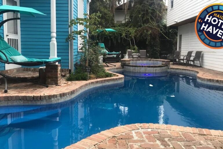 4 BR - Sleeps 8! Best location next to Bourbon Street! | United States 🏨