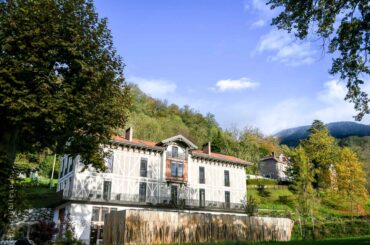 Where to Stay Near the Most Exciting French Restaurants of 2026