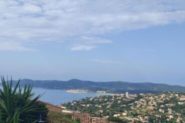 Vue panoramique exceptionnelle | Bormes-les-Mimosas, France | Hotel Review 🛏️