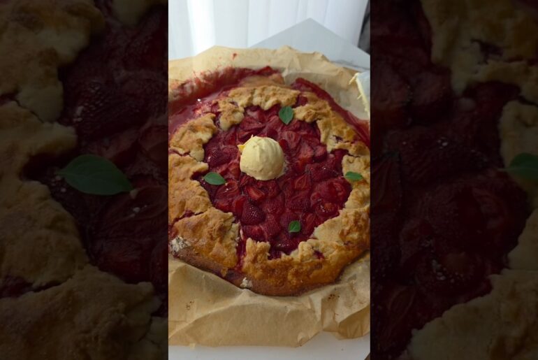 Strawberry and Cream Cheese Galette 🍓#food