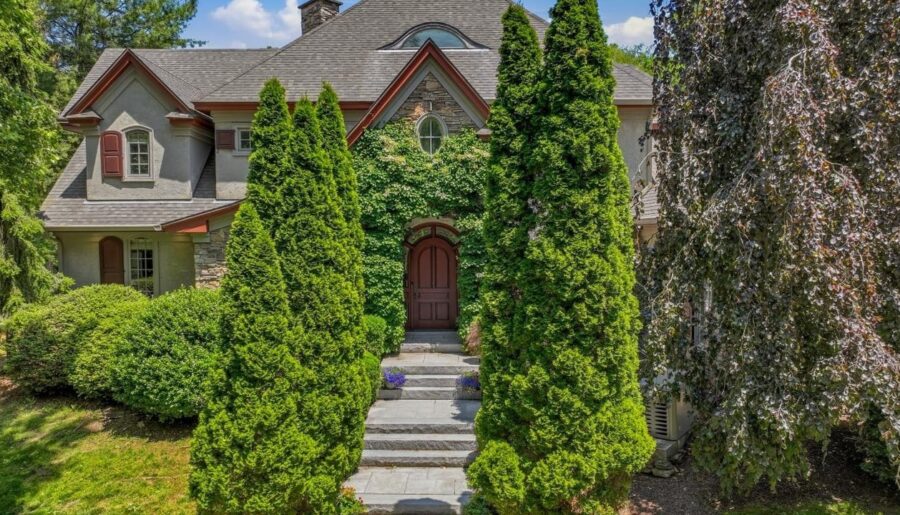 76 Sachem Head Rd, Guilford, CT