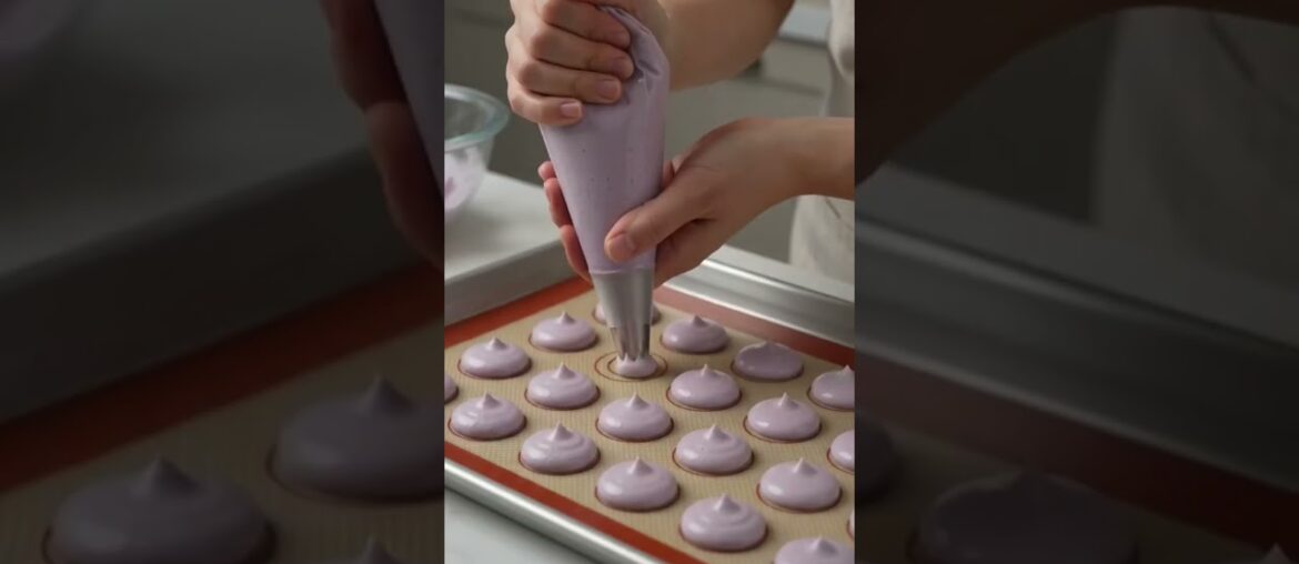 Lavender bloom french macaroni