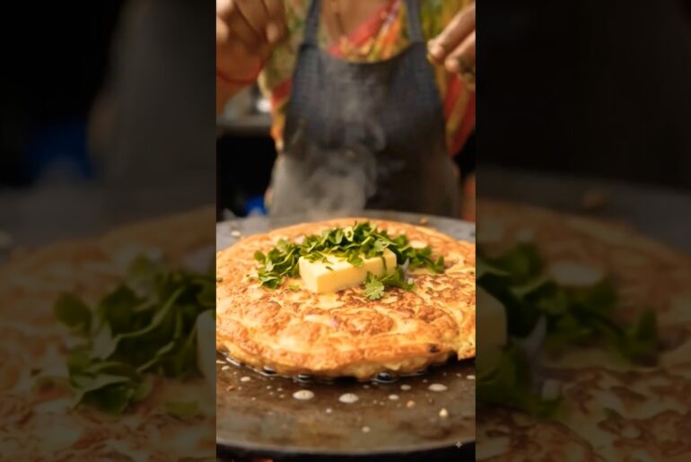 👉 "10₹ का देसी आमलेट 😲 | Chulha Omelette Village Style 🔥"#viral #shorts
