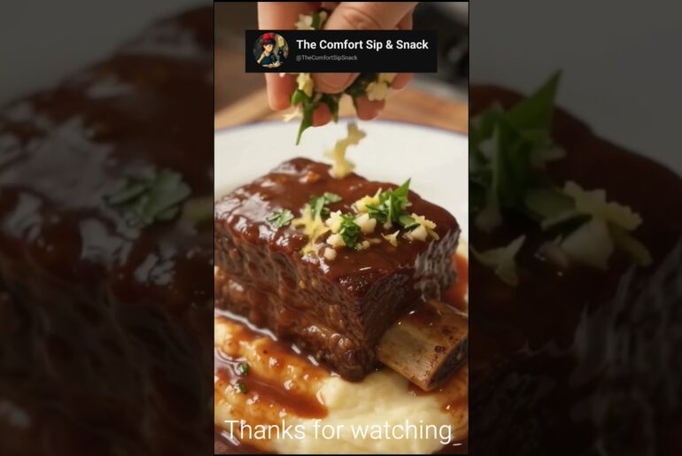 French-Style Red Wine Braised Short Ribs 🍷 with Creamy Mashed Potatoes #viralvideo