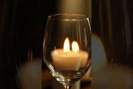 Why Do French Dinners Require Candlelight?