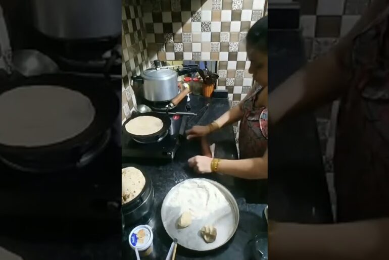 roti sabji#viralvideo#shortvideo  #parathareceipe #recipe #shortsfeed #ytshorts