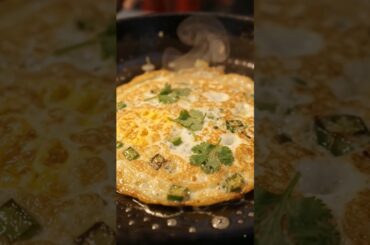 👉 "10₹ का देसी आमलेट 😲 | Chulha Omelette Village Style 🔥"#viral #shorts