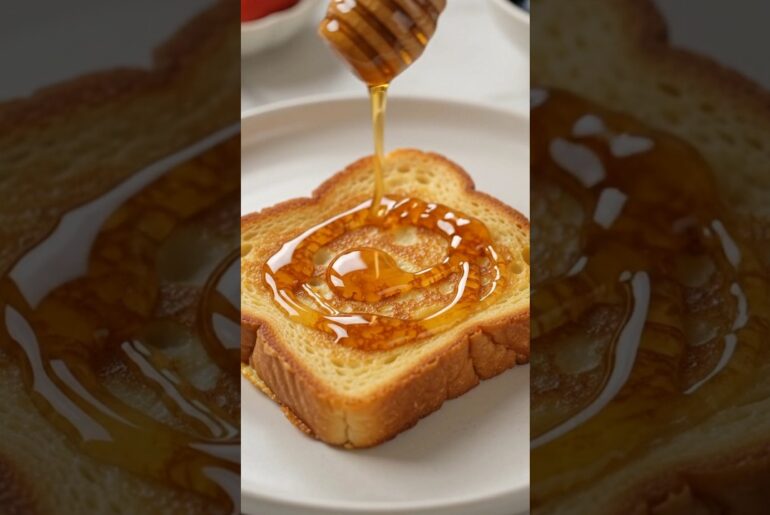 French Toast 🧇♥️ #shorts #youtubeshorts #frenchtoast  #ytshorts #viral #recipe #easy #bread #food