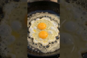 👉 "10₹ का देसी आमलेट 😲 | Chulha Omelette Village Style 🔥"#viral #shorts