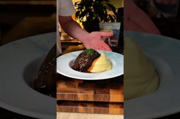 Joue de bœuf braisée au vin rouge