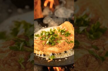👉 "10₹ का देसी आमलेट 😲 | Chulha Omelette Village Style 🔥"#viral #shorts