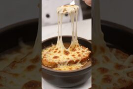 French Onion Soup 🧅🧀 #cooking #jj #recipes #france #food