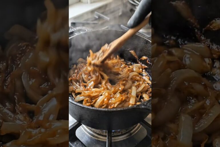 French Onion Soup Step by Step 🧅 ASMR #frenchonionsoup #ASMRfood #Shorts #satisfying