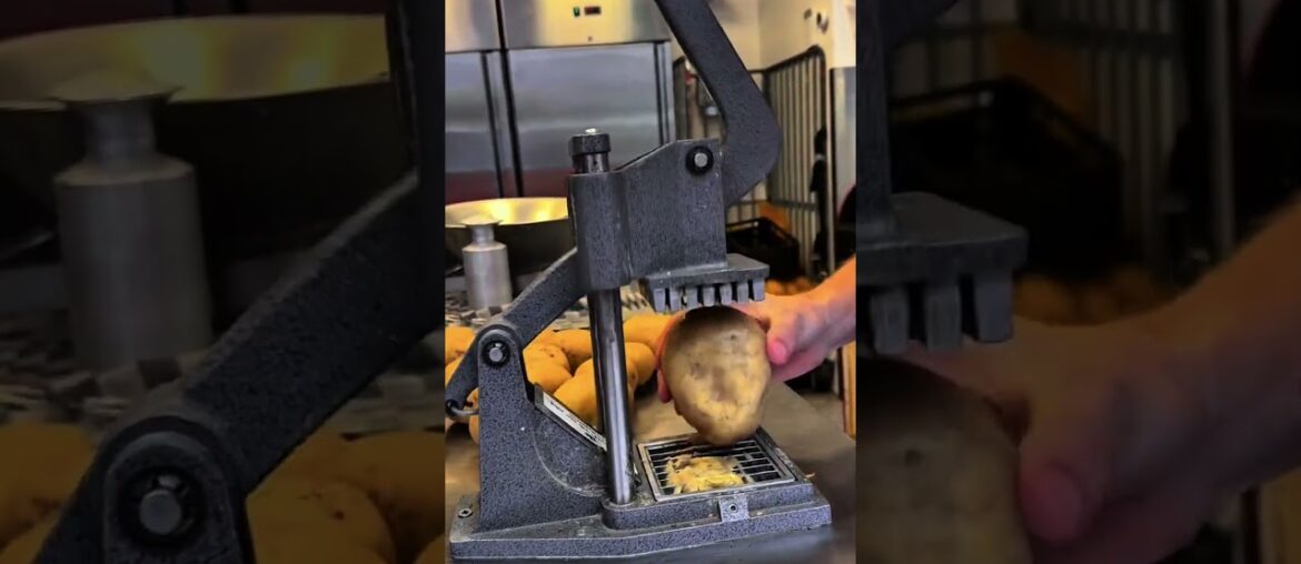 French Fry Cutter Tool for Slicing Potatoes Quickly #shortvideos French Fry Cutter Tool for Slicing Potatoes Quickly #shortvideos