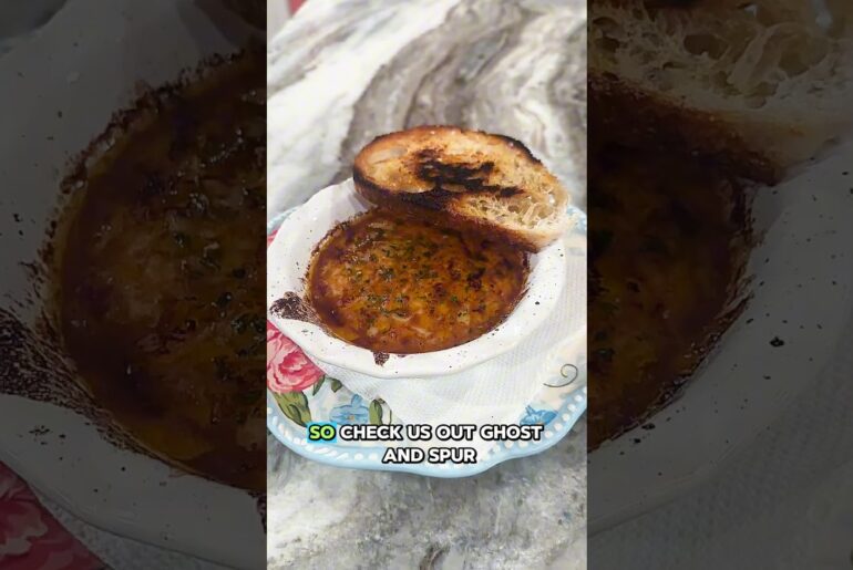 French Onion Royale: Hot, Cheesy & Slightly Scandalous! 🔥🧀