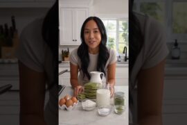 French Strawberry Crêpes! 😍 A Sweet Dessert Dream! 🥞❤️ #Shorts #youtubeshorts #cooking #viral