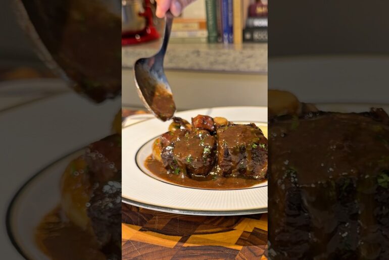 Bife Bourguignon com Coxão Duro na Grano Black Tramontina | Receita Completa