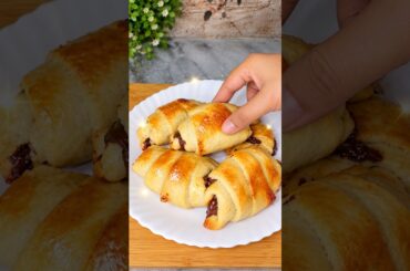 Chocolate Croissant Rolls😋🤤 | Nutella Croissant Buns Recipe | Croissant Recipe Without Oven #shorts