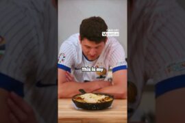 Griezmann'ın Peynir Dolu Favori Yemeği: Tartiflette! 🧀🇫🇷 #shorts