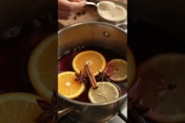 Making french vin chaud.